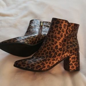 Metallic leopard boots